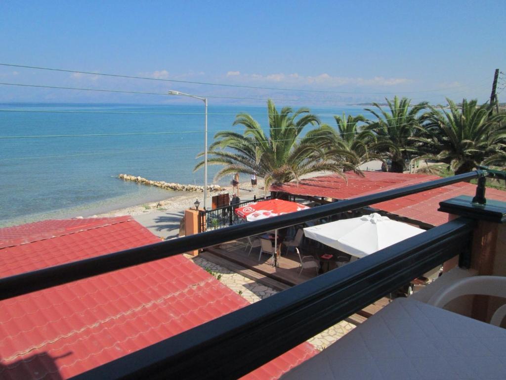 רודה Ninos On The Beach Hotel חדר תמונה